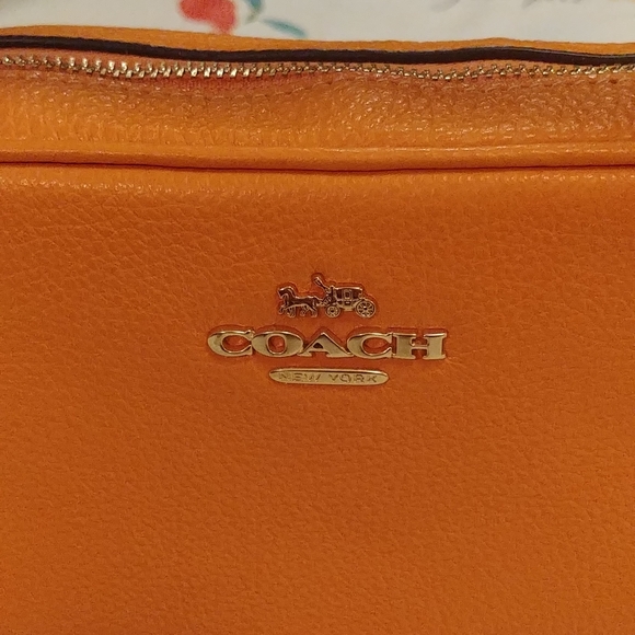 NWT Coach Orange Leather Wristlet - Picture 2 of 7